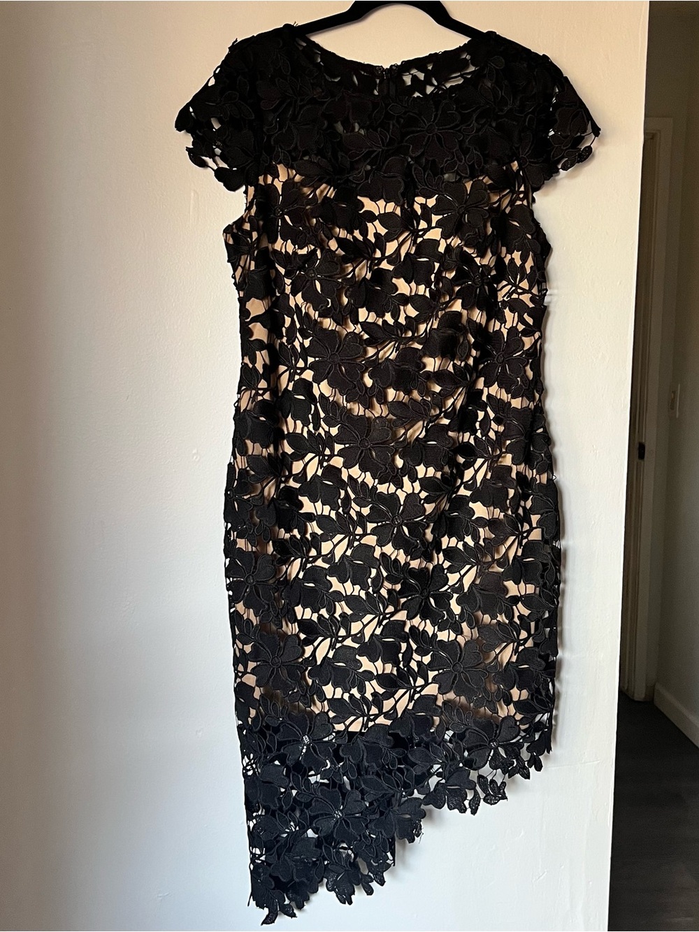 Emma Street Women's Dress Black Floral Lace  Symmetric Length Nude Underlay Sz12